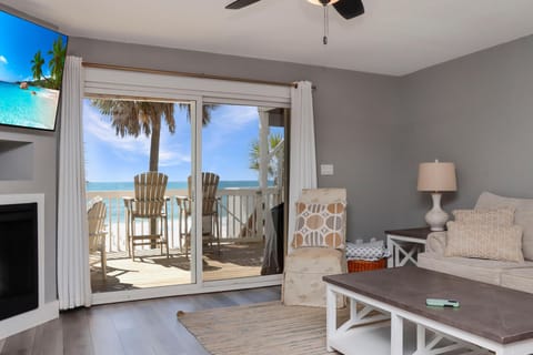 House, Multiple Beds (Barrier Dunes 156 - 11 Sand Dollar Dr) | Living area