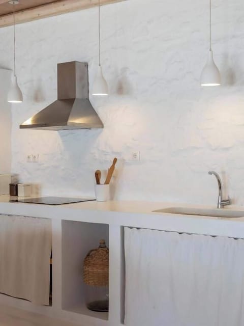 Family Suite | Private kitchen | Highchair