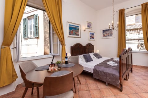 Superior Studio | Free WiFi, bed sheets