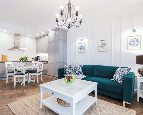 Deluxe Suite | 1 bedroom, iron/ironing board, free WiFi