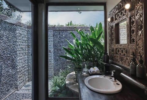 Garden Villa | Minibar, in-room safe, individually decorated, desk