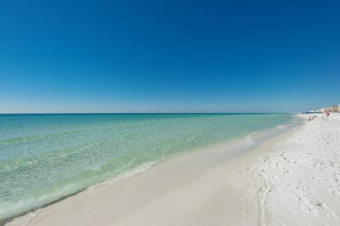 Condo, 1 Queen Bed with Sofa bed (Waters Edge #213- Sea Dreams) | Beach | On the beach