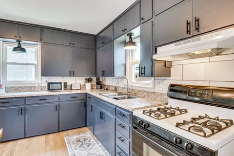 House (2 Bedrooms) | Interior