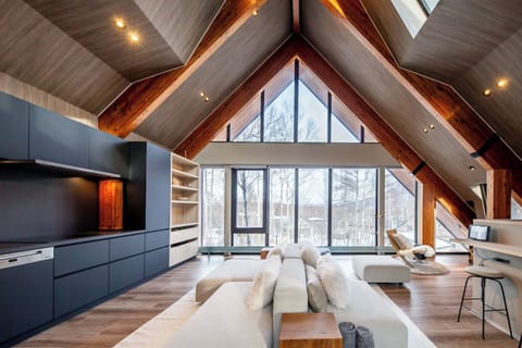 Comfort Chalet, Garden View | Living area | Flat-screen TV