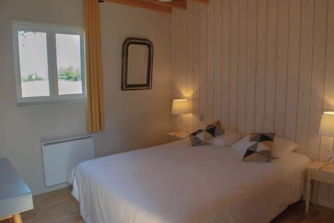 Cottage | Individually decorated, individually furnished, free WiFi, bed sheets