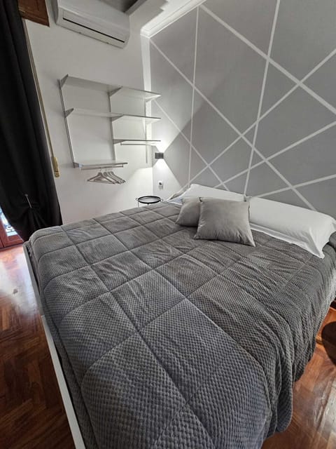 Comfort Triple Room (Asso Bastoni) | Free WiFi