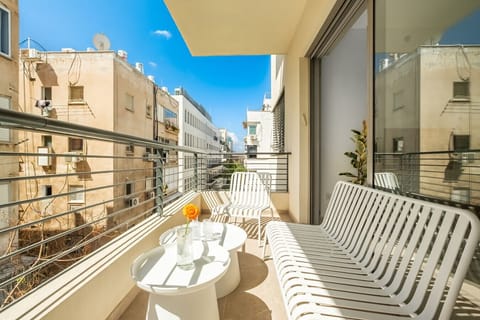House, Balcony, Garden View | Interior