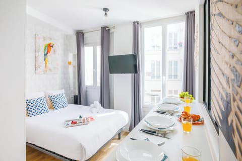 Apartment | In-room safe, iron/ironing board, free WiFi