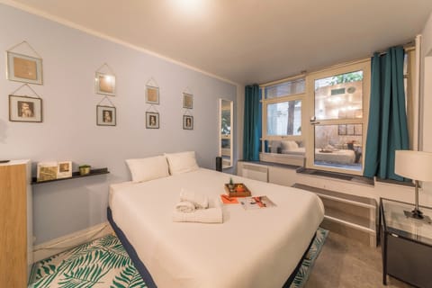 Apartment | In-room safe, iron/ironing board, free WiFi