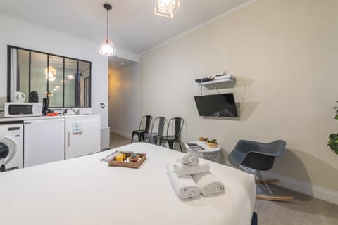 1 bedroom, in-room safe, iron/ironing board, free WiFi