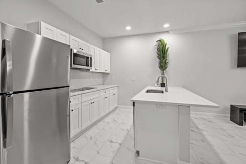 Condo, 4 Bedrooms | Private kitchenette | Fridge, microwave, stovetop, dishwasher