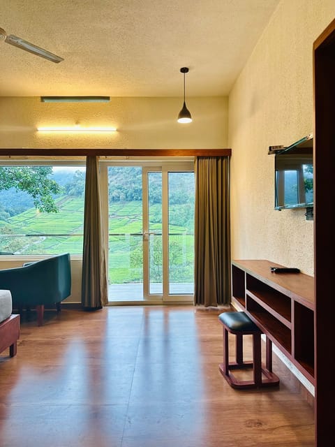 In-room safe, soundproofing, iron/ironing board, free WiFi