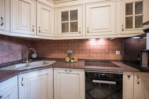 Signature Villa | Private kitchen