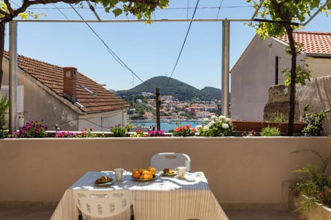 Studio (Studio Apartment with Terrace and Sea) | Terrace/patio