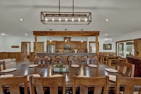 House, Multiple Beds, Pool Access (230 W Turner Court) | Dining