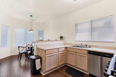 House, Multiple Beds, Pool Access, Mountain View (Sonesta Tucson) | Private kitchen | Coffee/tea maker