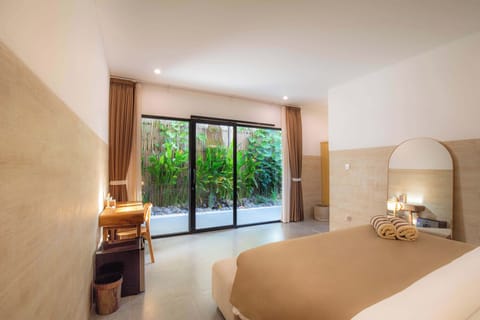 Superior Double Room | Desk, laptop workspace, free WiFi