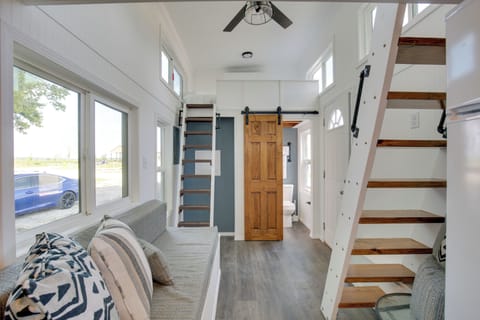 Apartment (0 Bedroom) | Interior