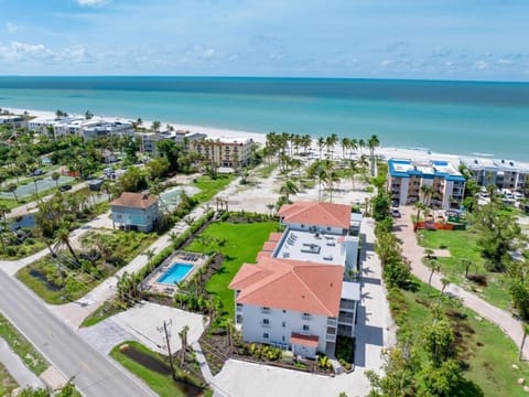 Condo, 2 Bedrooms | Aerial view