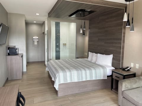 Superior Suite, Smoking | Desk, laptop workspace, free WiFi, bed sheets