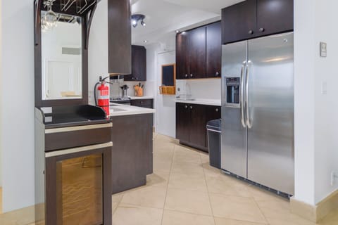 Apartment, Balcony, City View | Private kitchen | Coffee/tea maker, dining tables