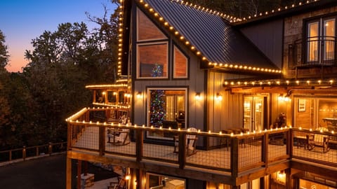 Cabin, 5 Bedrooms | Terrace/patio