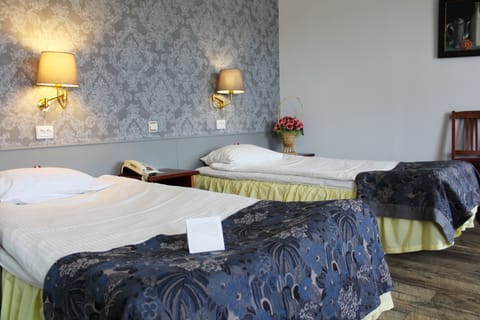 Double or Twin Room | In-room safe, desk, iron/ironing board, free cribs/infant beds