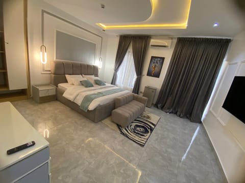 Classic Room, Balcony, City View | Desk, laptop workspace, soundproofing, iron/ironing board