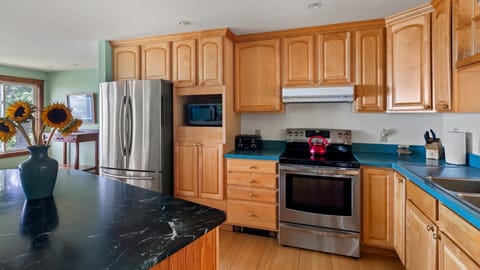 Cottage, 5 Bedrooms | Private kitchen | Fridge, oven, coffee/tea maker, electric kettle