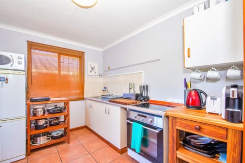 Apartment, 2 Bedrooms, Smoking, Patio | Interior