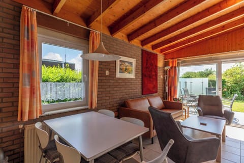 Bungalow | Dining