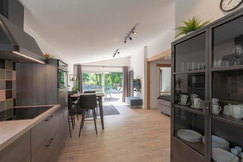 Bungalow | Dining