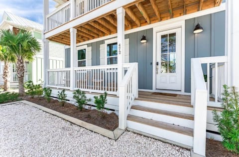 House, 5 Bedrooms | Exterior