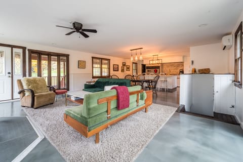 House, 5 Bedrooms | Interior