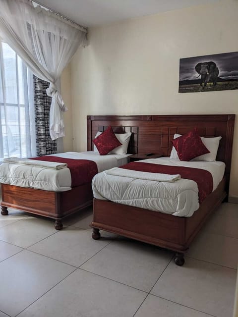 Standard Twin Room, City View | Desk, free WiFi
