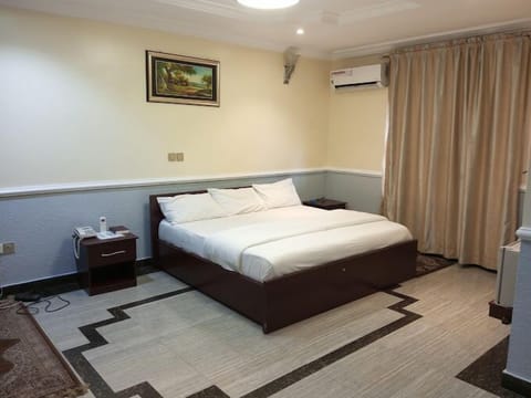 Comfort Room, Balcony, City View | Desk, laptop workspace, free WiFi