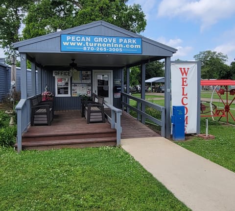 Check-in/check-out kiosk