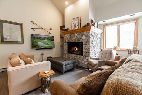 Condo, 4 Bedrooms | Living area