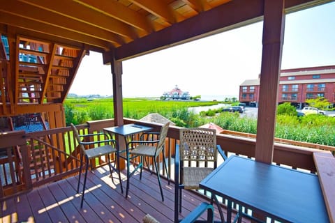 Townhome, 2 Bedrooms | Outdoor dining
