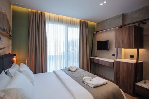 Comfort Double Room, Balcony, Lake View | Desk, soundproofing, free WiFi