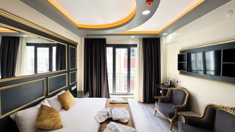 Deluxe Studio, City View | Terrace/patio