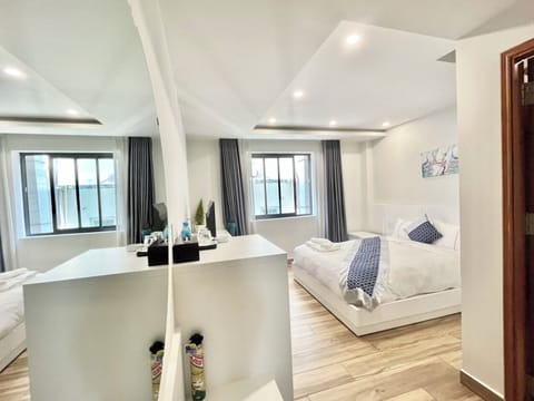 Standard Double Room Single Use | Premium bedding, minibar (some free items), in-room safe, desk