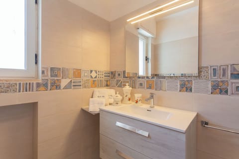 Hair dryer, soap, shampoo, toilet paper