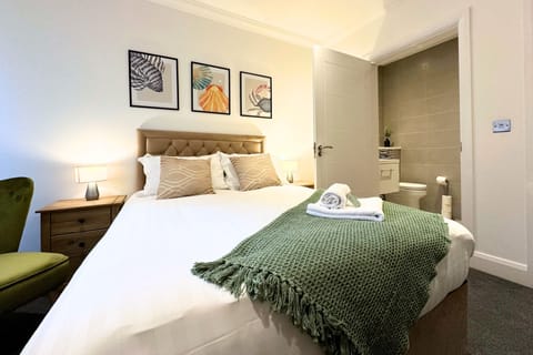 2 bedrooms, iron/ironing board