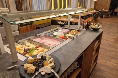 Daily buffet breakfast for a fee