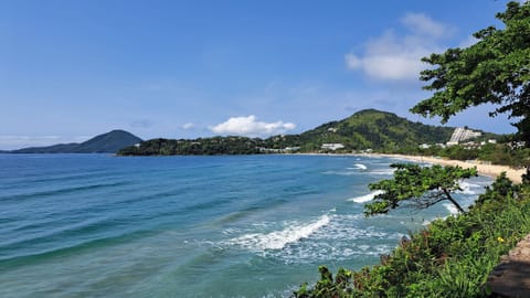Beach nearby, white sand, 13 beach bars