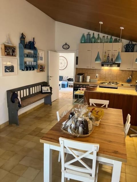 Espresso maker, electric kettle