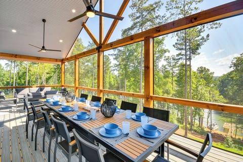 House (5 Bedrooms) | Interior