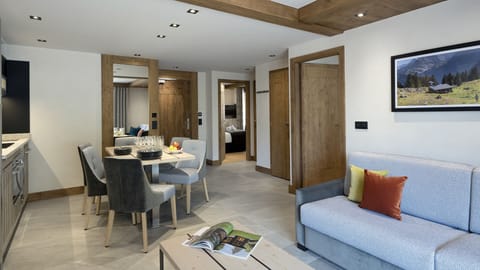 Family Apartment | Living area | TV