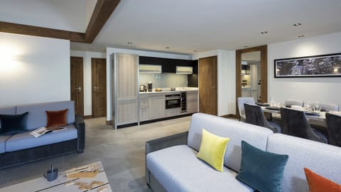 Executive Apartment | Private kitchen | Highchair